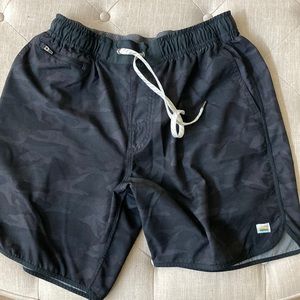 Vuori mens shorts kore shorts size large